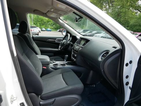 Used 2019 Nissan Pathfinder SV AWD/4WD image 8
