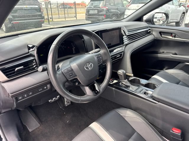 Used 2025 Toyota Camry SE FWD image 9
