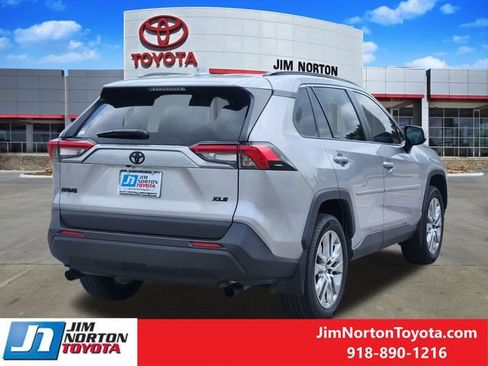 Used 2025 Toyota RAV4 XLE Premium FWD image 6