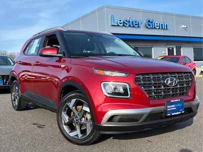 Certified 2023 Hyundai Venue Limited w/ Cargo Package