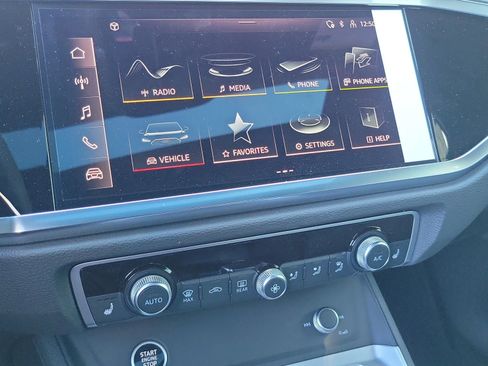 New 2025 Audi Q3 2.0T Premium image 22