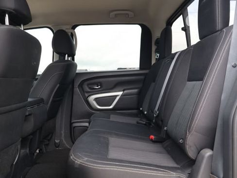 Used 2018 Nissan Titan SV AWD/4WD image 7