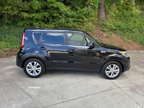 Used 2015 Kia Soul + FWD image 18
