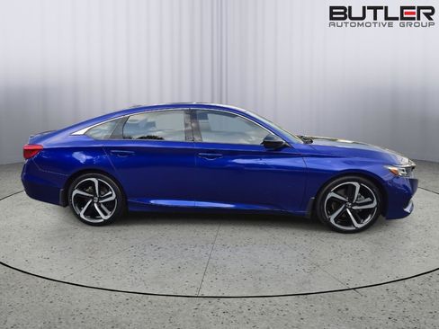 Used 2022 Honda Accord Sport image 3