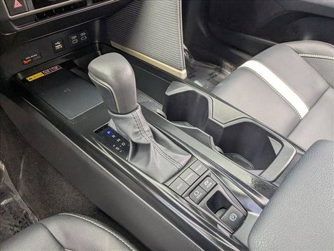 Used 2025 Toyota Camry SE FWD image 14