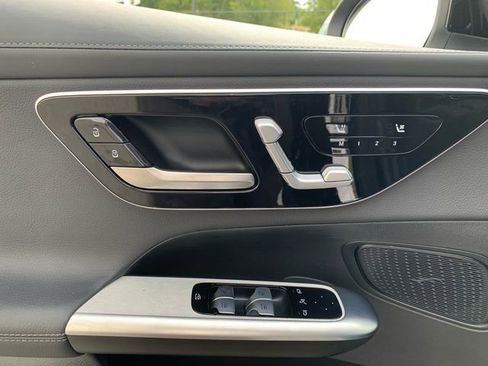 Used 2025 Mercedes-Benz GLC 300 4MATIC image 20