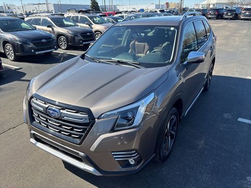 Used 2023 Subaru Forester Touring image 6