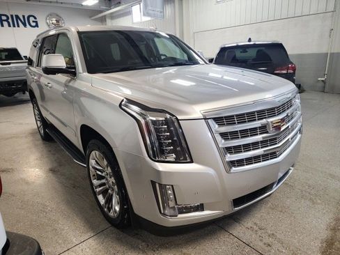 Used 2018 Cadillac Escalade Premium Luxury w/ LPO, Radiant Package image 6