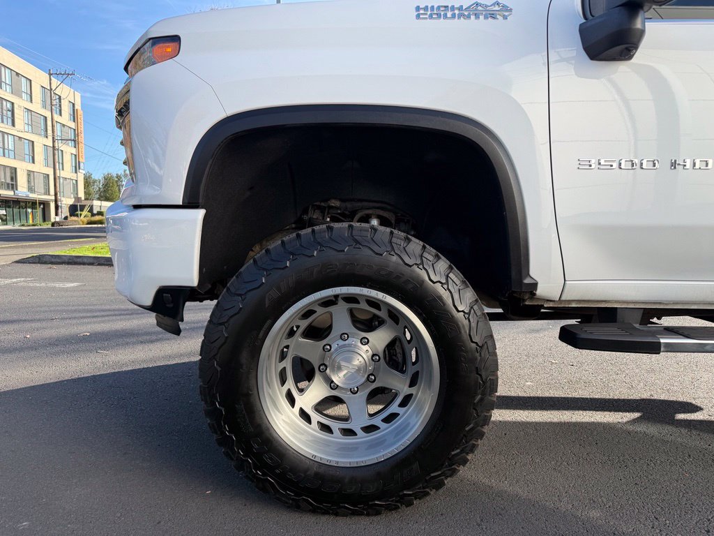 Used 2020 Chevrolet Silverado 3500 High Country w/ Z71 Off-Road Package AWD/4WD image 4