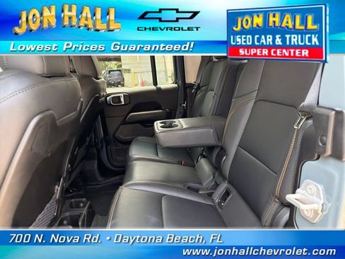 Used 2025 Jeep Gladiator Sport AWD/4WD image 21