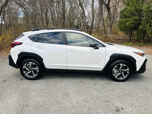 Used 2025 Subaru Crosstrek 2.0i Premium image 4