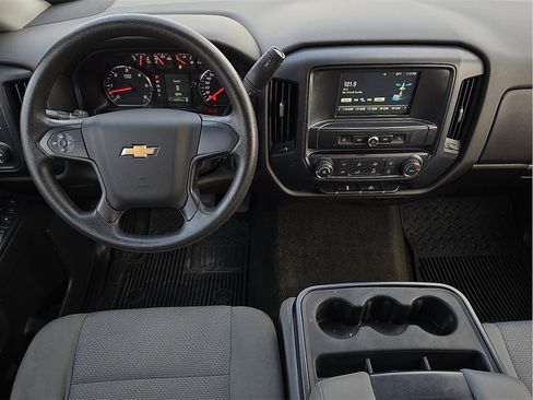 Used 2018 Chevrolet Silverado 1500 Custom w/ Custom Value Package image 9