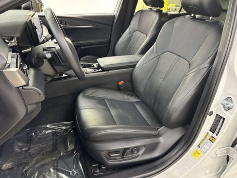 Used 2025 Toyota Camry XSE image 4