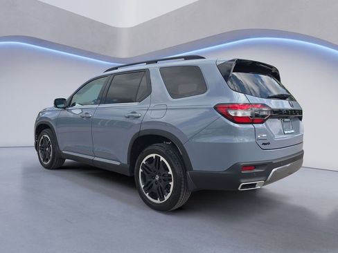 New 2026 Honda Pilot Touring image 3