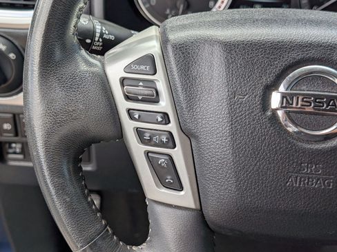 Used 2017 Nissan Titan PRO-4X w/ Pro-4x Convenience Package AWD/4WD image 19