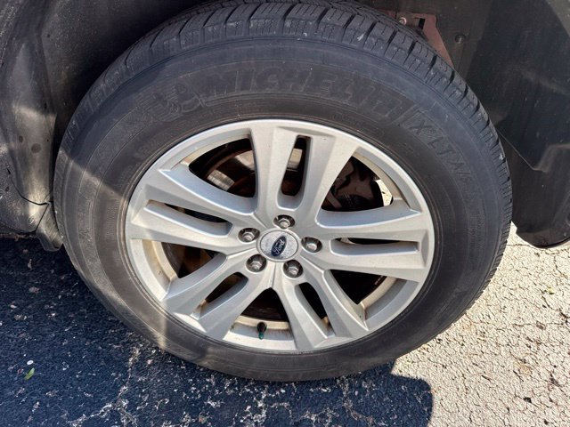 Used 2018 Ford Explorer XLT w/ Equipment Group 202A AWD/4WD image 3