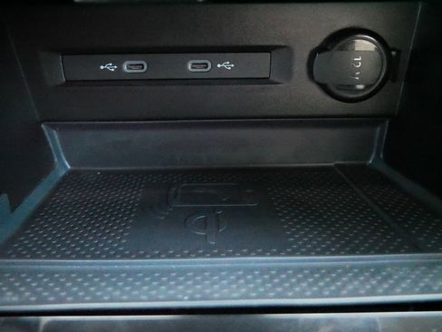 Certified 2024 Volkswagen Taos SEL image 29