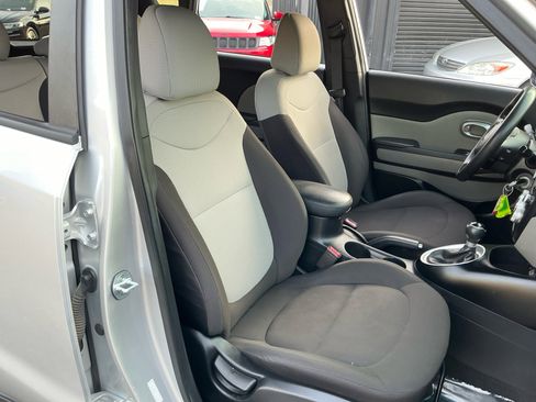 Used 2018 Kia Soul image 22