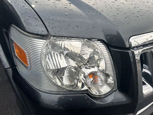 Used 2010 Ford Explorer Sport Trac XLT image 5