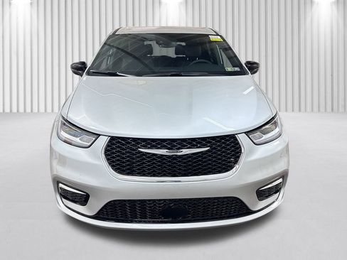 New 2026 Chrysler Pacifica Select image 11