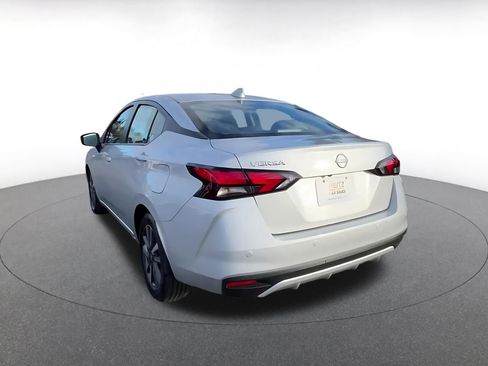 Used 2025 Nissan Versa SV image 11