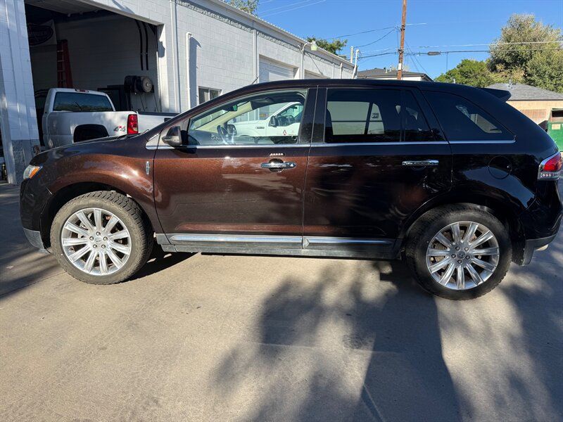 Used 2013 Lincoln MKX AWD image 2