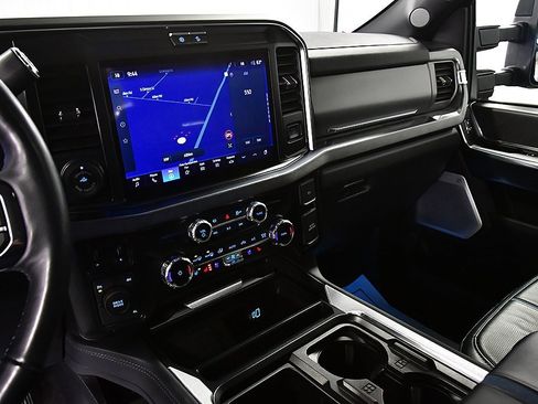 Used 2025 Ford F450 Platinum w/ FX4 Off-Road Package image 23