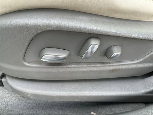 Used 2017 Cadillac XT5 Premium Luxury image 16