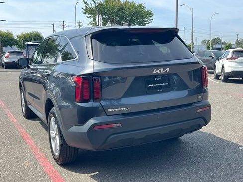 Certified 2023 Kia Sorento LX AWD/4WD image 11