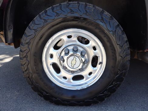 Used 2006 Chevrolet Silverado 2500 LT w/ Onstar Plus Package AWD/4WD image 40