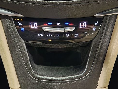 Used 2018 Cadillac XT5 Premium Luxury FWD image 39