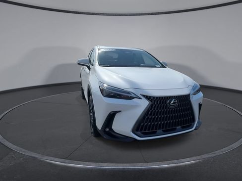 Certified 2024 Lexus NX 250 FWD image 3