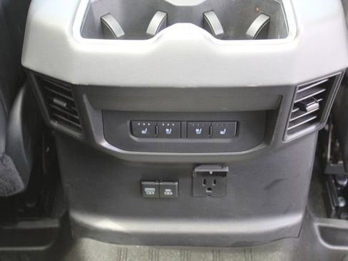 Used 2024 Toyota Tundra Platinum AWD/4WD image 19