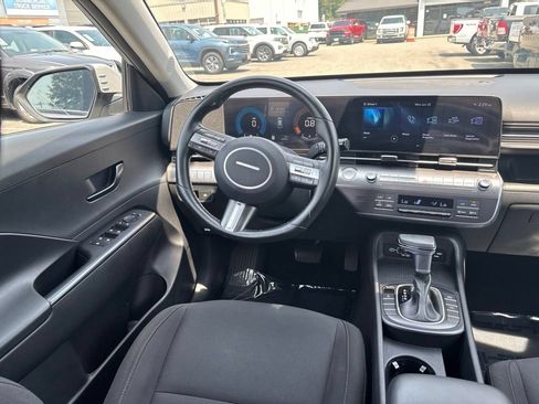 Used 2025 Hyundai Kona SEL AWD/4WD image 9