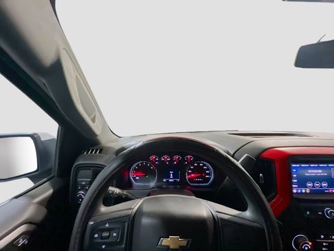 Used 2020 Chevrolet Silverado 1500 Custom w/ Custom Value Package image 7