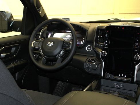 New 2026 RAM 1500 Big Horn AWD/4WD image 13