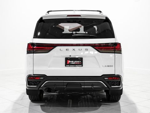 Used 2024 Lexus LX 600 F Sport image 9