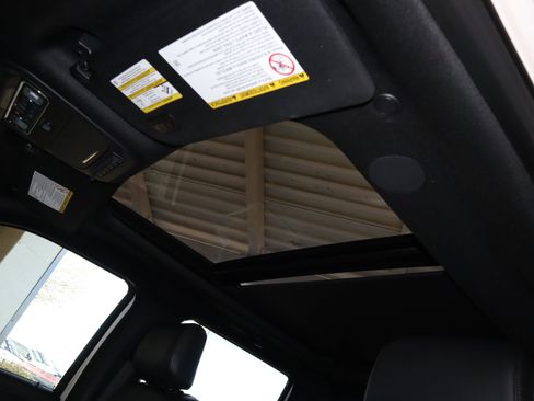 Used 2025 Ford F250 Platinum w/ Tremor Off-Road Package image 36