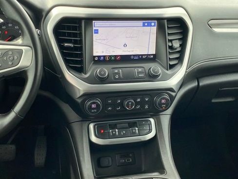 Certified 2023 GMC Acadia SLT image 9