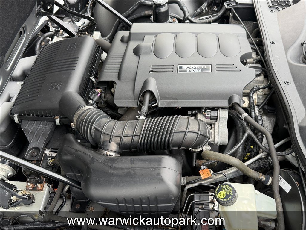 Used 2006 Pontiac Solstice Convertible w/ Premium Package RWD image 2