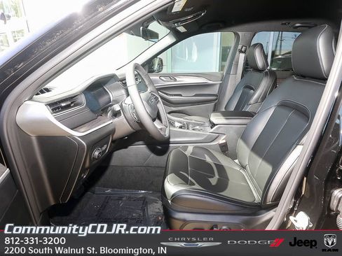 New 2025 Jeep Grand Cherokee Limited image 10