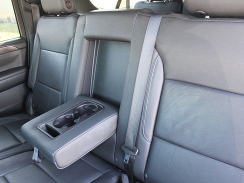 Used 2023 Chevrolet Suburban LT image 37