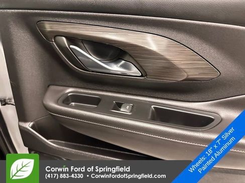 Used 2023 GMC Terrain SLT image 14