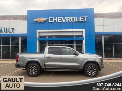 Used 2023 Chevrolet Colorado Z71 w/ Z71 Convenience Package 2 AWD/4WD image 9