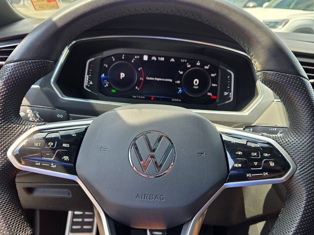Used 2022 Volkswagen Tiguan SEL R-Line AWD/4WD image 25
