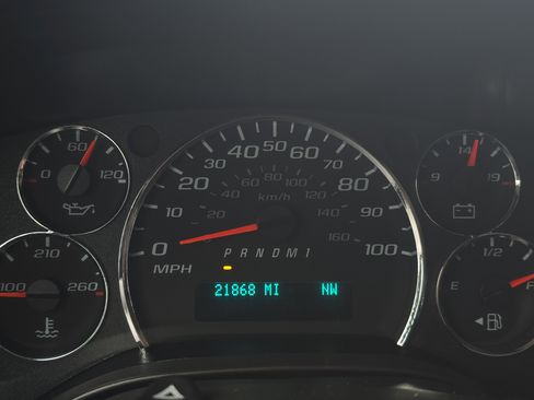 Used 2023 Chevrolet Express 3500 LS image 26