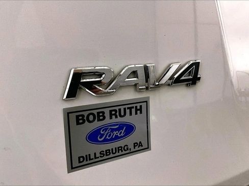 Used 2017 Toyota RAV4 XLE w/ Premium Special Value Package image 13