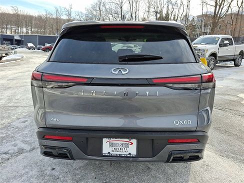 Certified 2025 INFINITI QX60 Luxe image 6