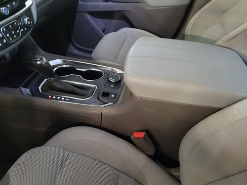 Used 2018 Chevrolet Traverse LT FWD image 26