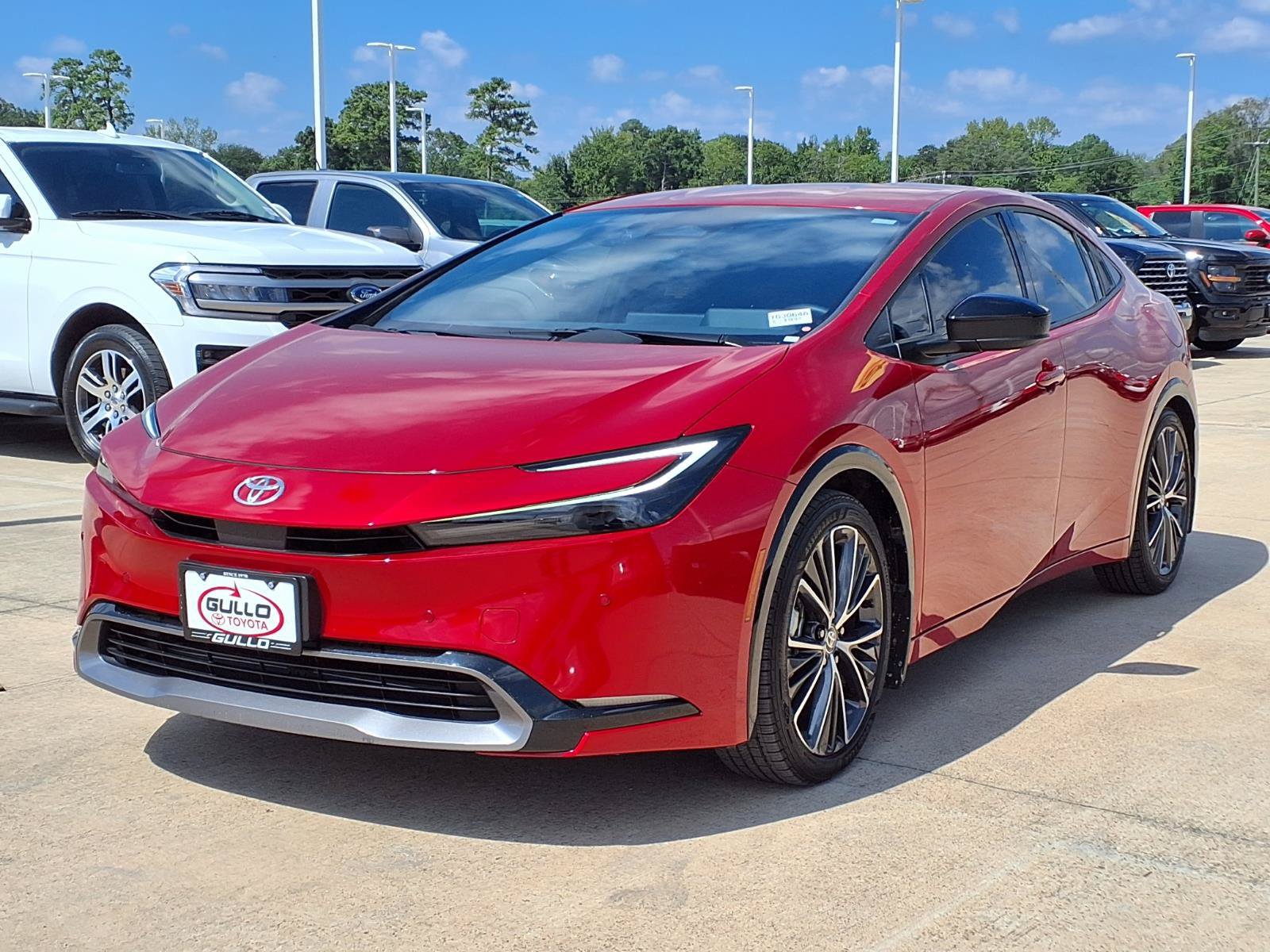 Certified 2024 Toyota Prius XLE FWD image 3